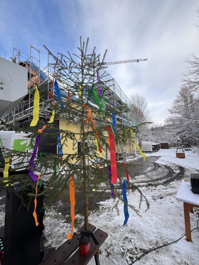 Mehr über den Artikel erfahren Richtfest